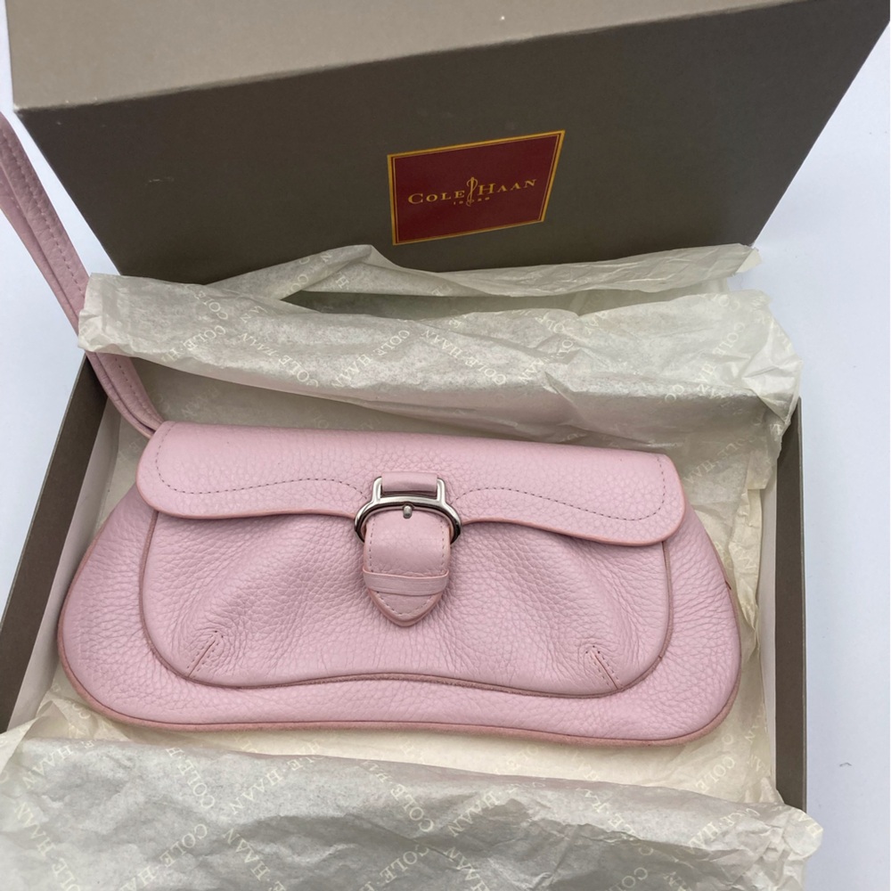 COLE HAAN PINK PEBBLED LEATHER WRISTLET, Vintage-new oldstock) Barbiecore